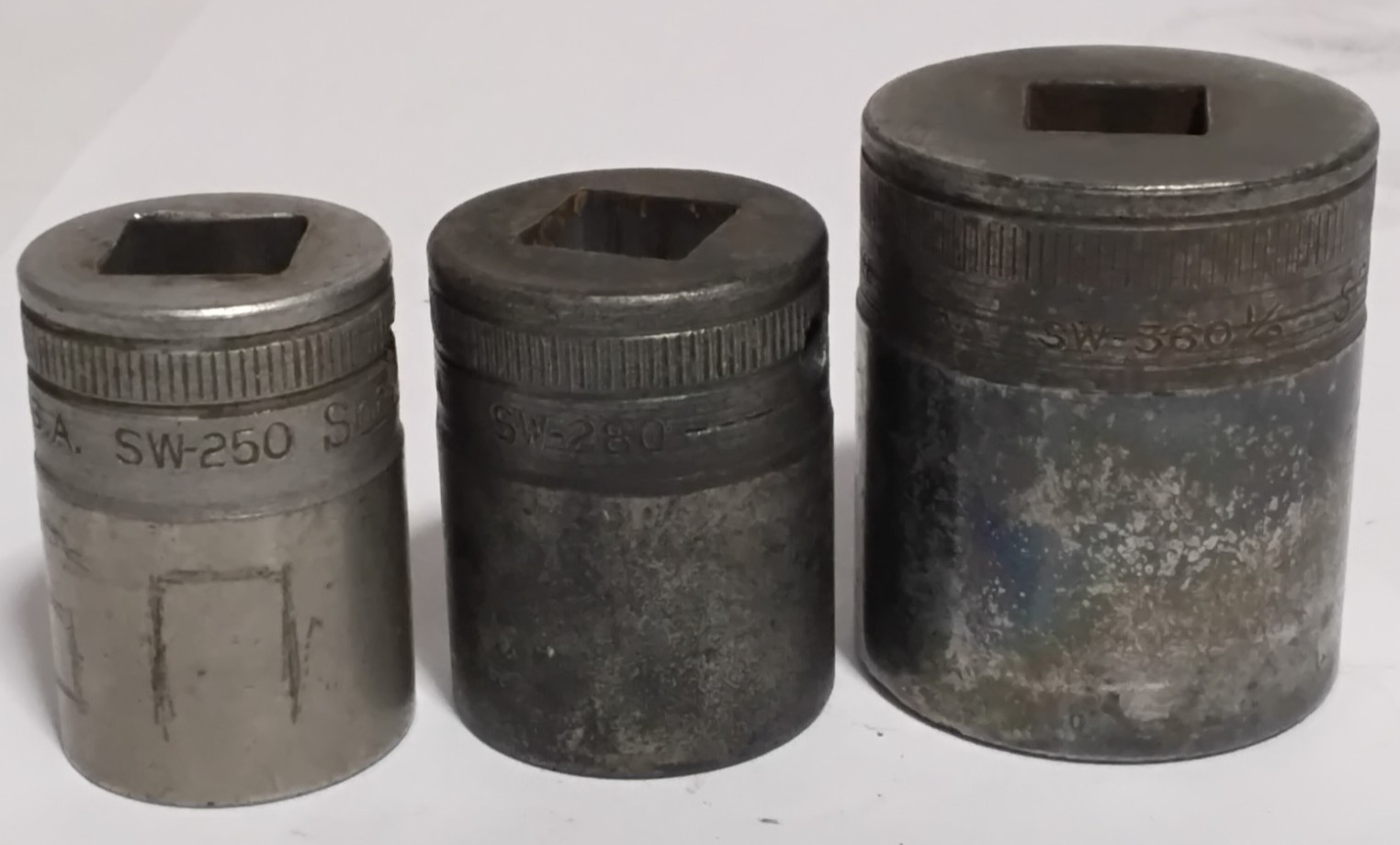 (19) Snap-On Mixed Drive Size Sockets Variety USA 1/4″ 3/8″ 1/2″ 6 & 12 Point