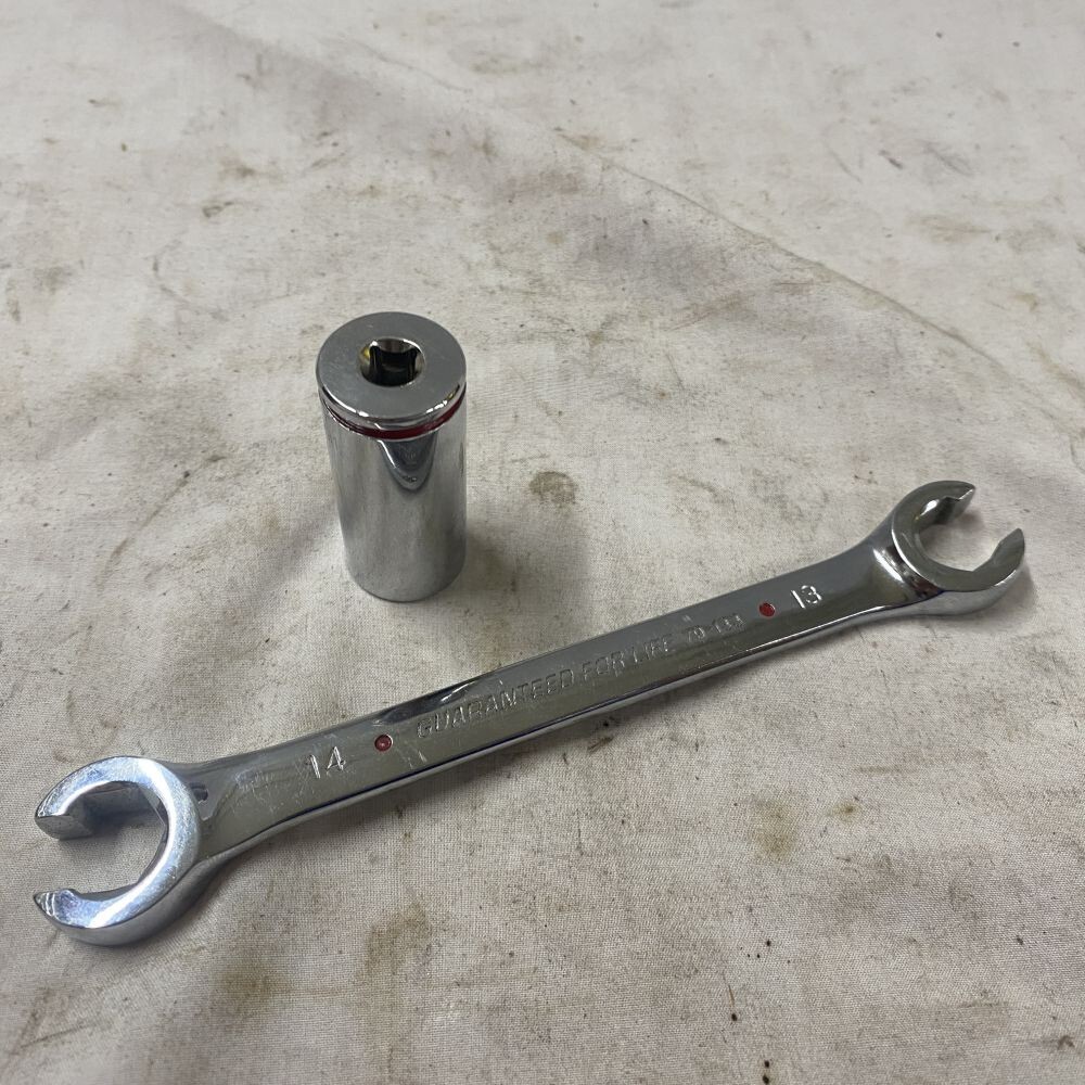 Duralast 13MM x 14MM Flare Nut line Wrench & a 15mm deep dish socket