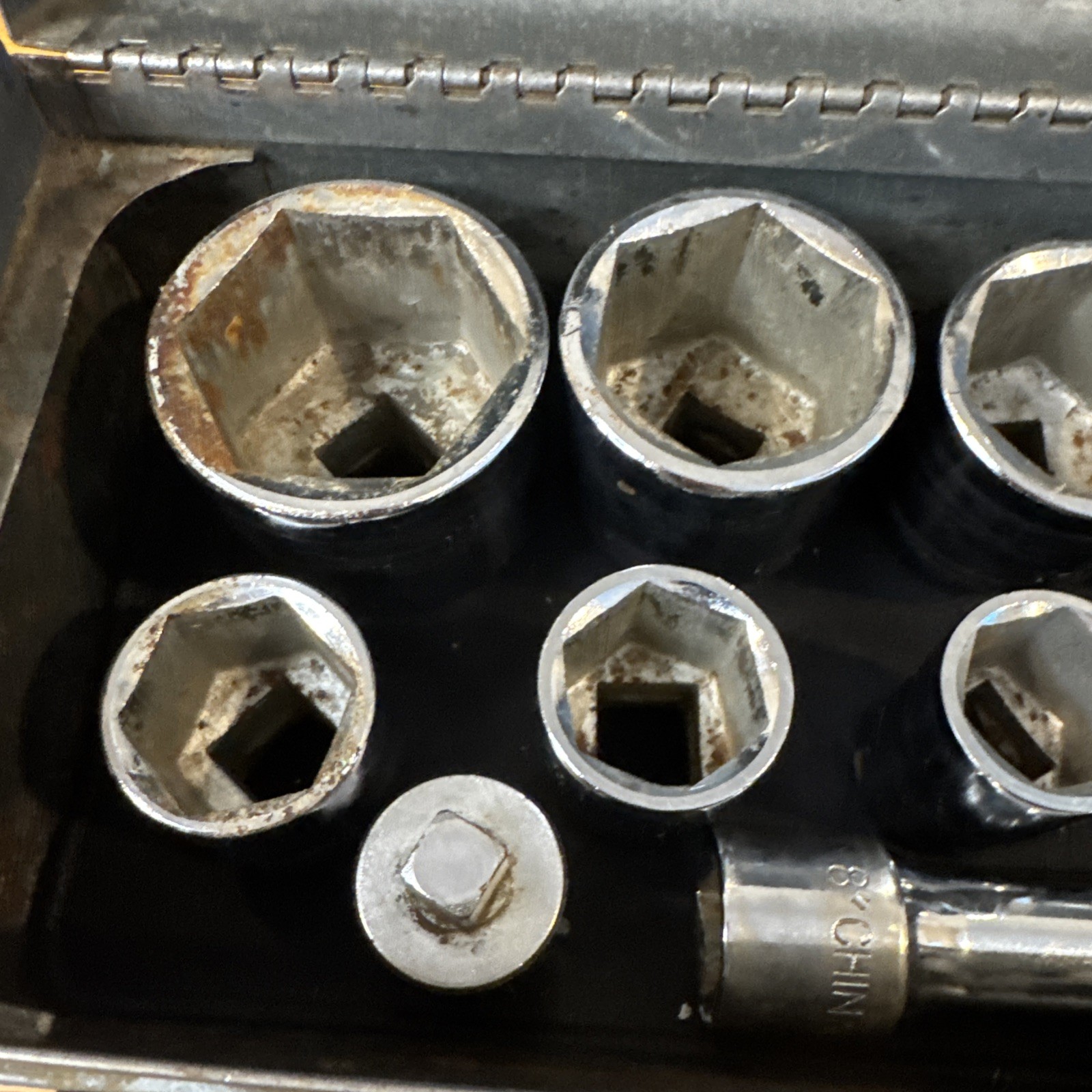Lot of 15 China 3/4″ Drive Sockets 7/8- 2″ sockets In Vtg Craftsman Box 6516.