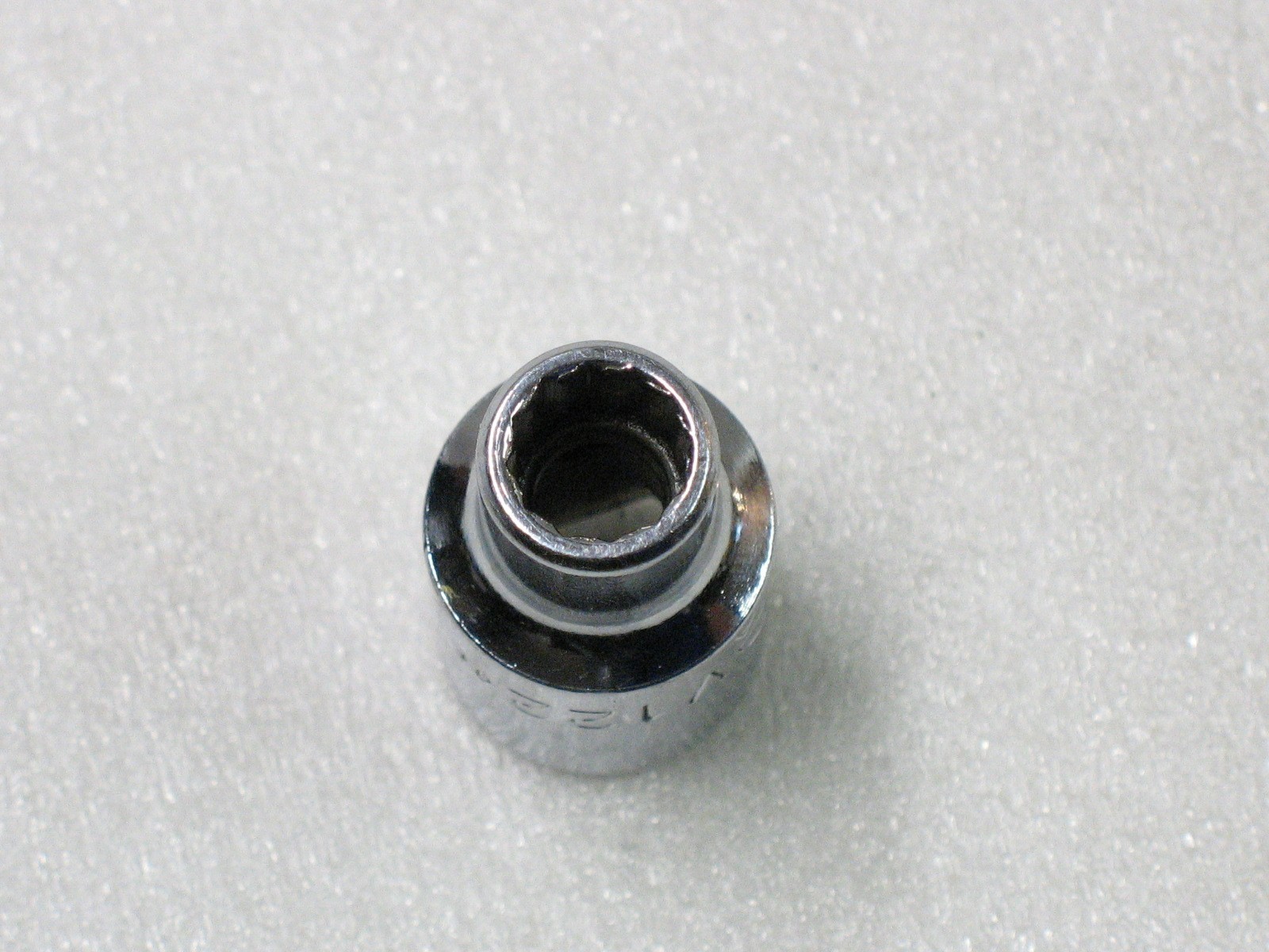 Mac Tools 1/2″ Drive 3/8″ Shallow 12 Point Chrome Socket #V122