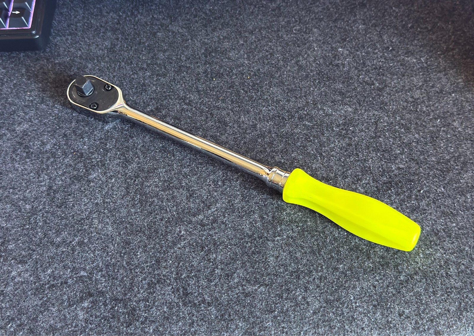 Snap-on Tools USA 3/8″ Drive High-Viz Hard Handle Long Ratchet FHLD80HV