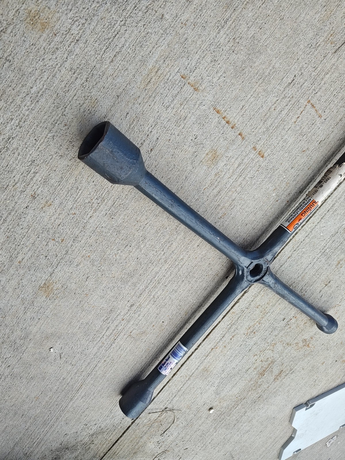 Ken Tool 35695 27″ Heavy Duty Truck Lug Wrench 1-1/16″, 1-1/4″, 1-1/2″, 13/16 SQ