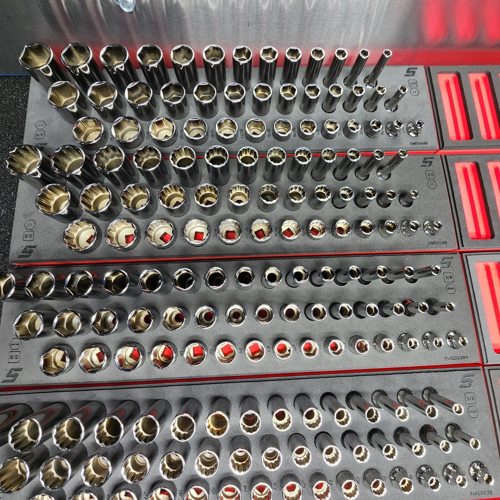 Snap-on Tools 6 & 12-POINT RED 185pc 3/8″ Drive General Service Set 2185GSS01FR