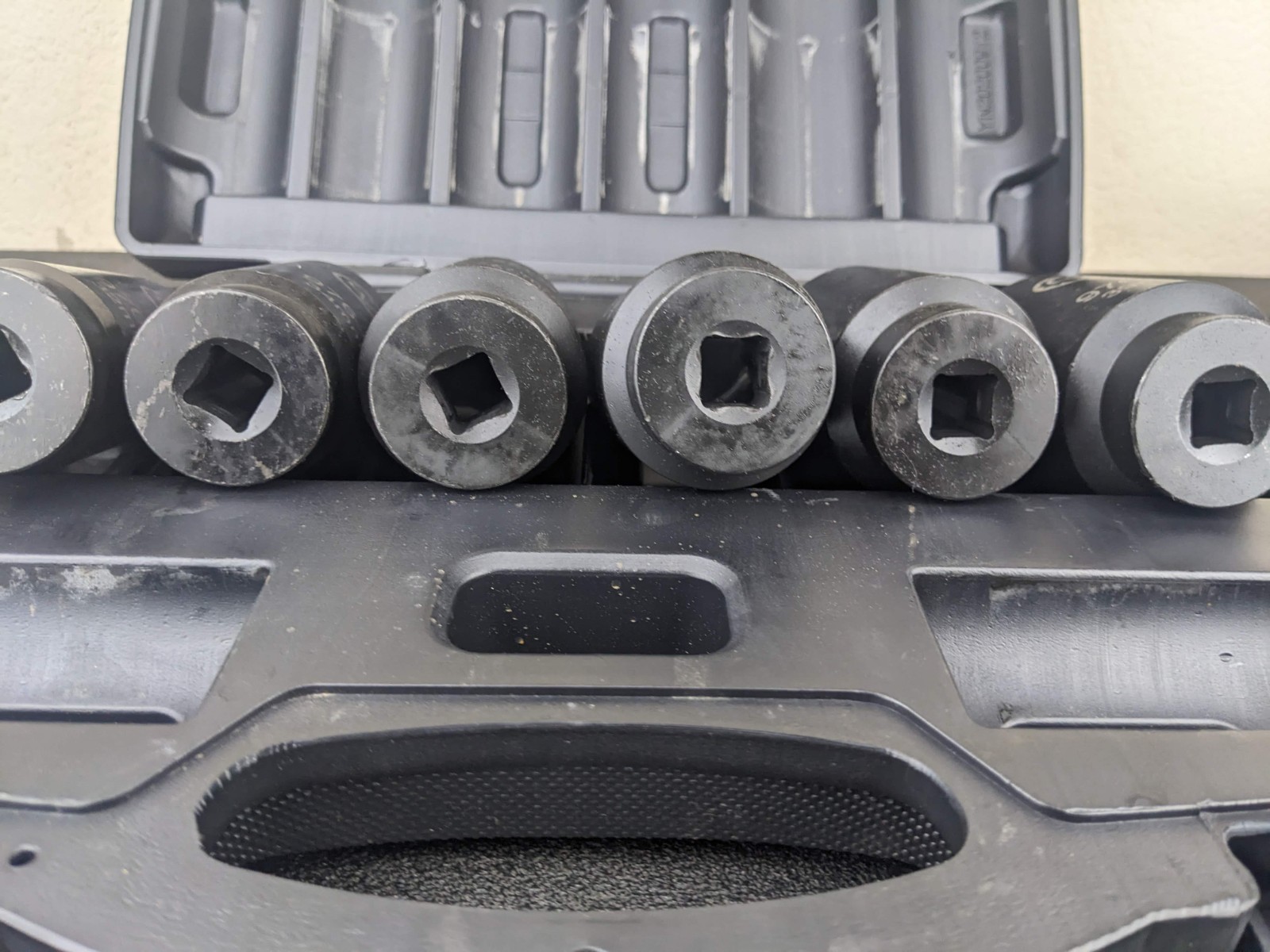 #bm646 CAL VAN TOOLS 976 12-POINT METRIC IMPACT AXLE NUT SOCKET SET