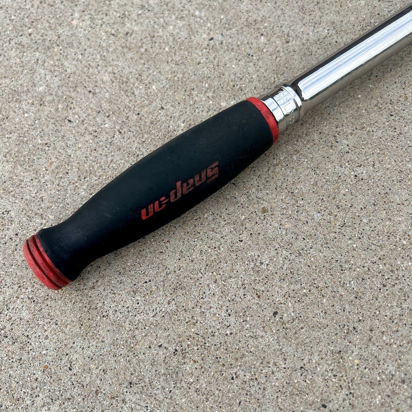 Snap-on Tools SHLX80A 1/2″ Locking Flex-Head Red Soft-Handle Ratchet