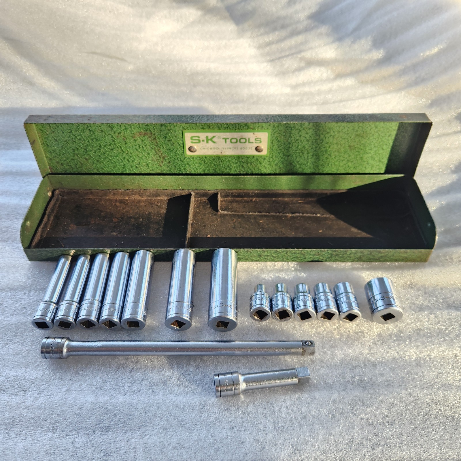 S.K. & S.K. Wayne 1/4″ & Case. 7 6 Pt Deep Sockets, 7 – 6 Pt Reg, 2 Ext. 6″ & 2″