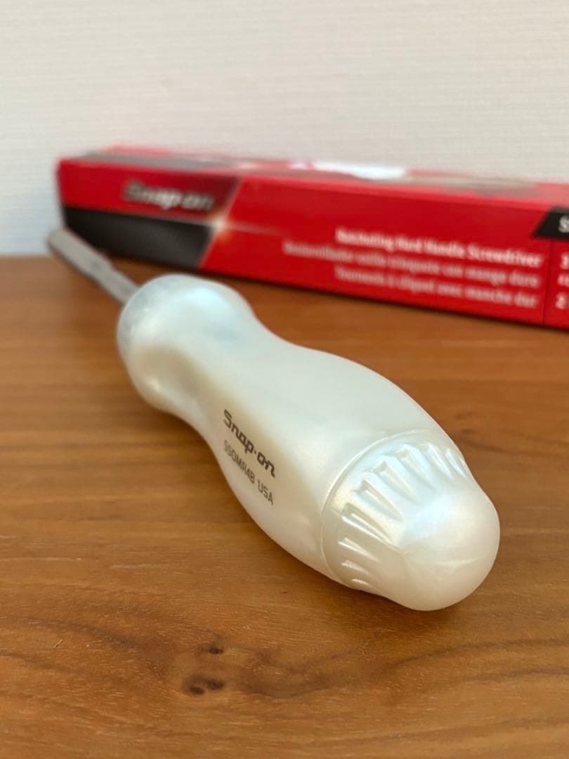 Snap-on SSDMR4BPW PEARL WHITE Hard Grip Ratcheting Screwdriver [Unused]