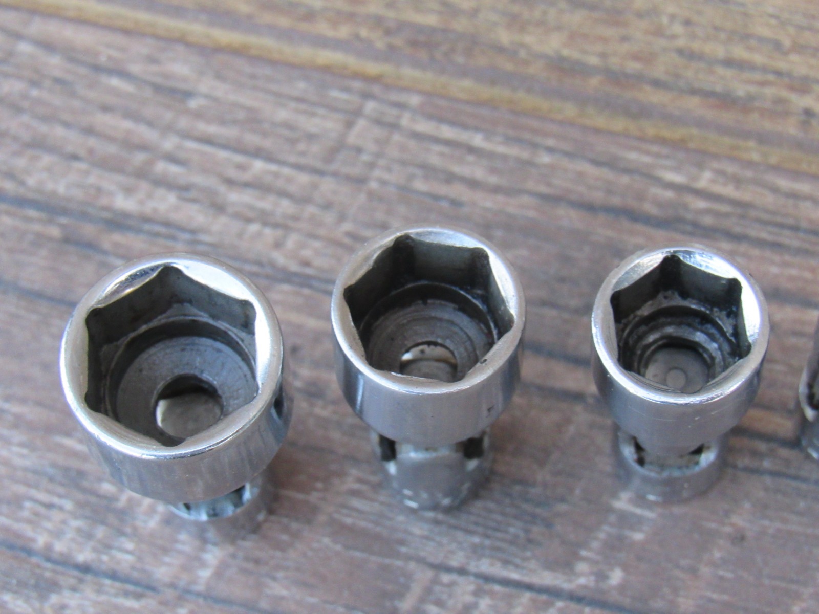 SNAP ON 106TMUS 1/4″ DRIVE 6 PT 6 PC SAE UNIVERSAL SWIVEL SOCKET SET UNDERLINE