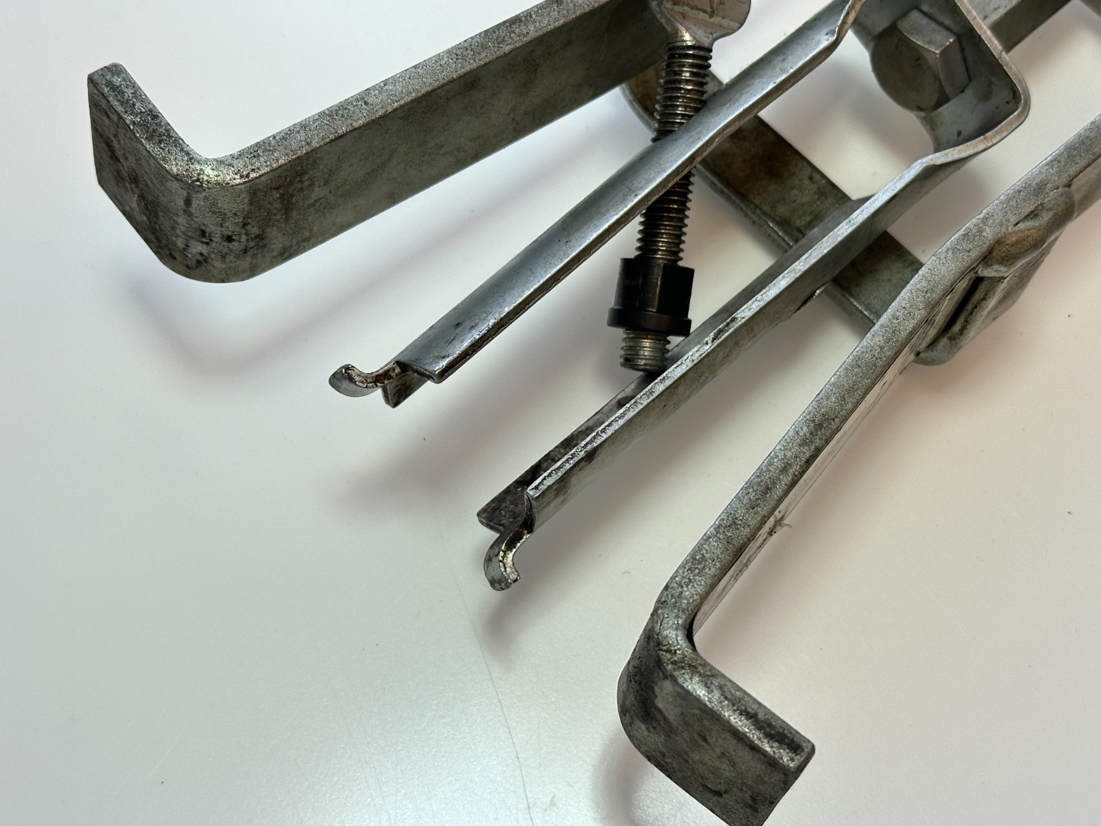 Kent-Moore Tools USA KM J-33367 Bearing Cup Puller Bridge