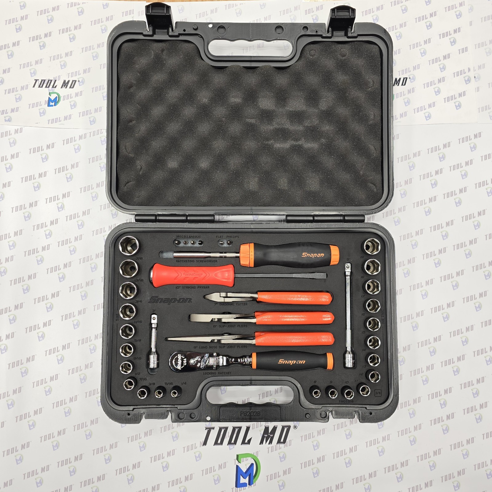 Snap-on Tools NEW 33Pc 3/8″ Drive Metric & SAE Assorted Service Set 233FSMBFO