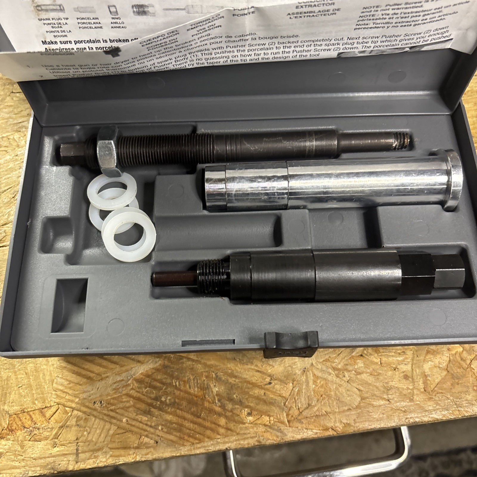 Lisle 65600 Broken Spark Plug Remover Puller for Ford Triton 3 Valve Engines