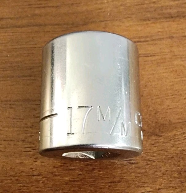 Craftsman USA 17mm Socket 12 Point, 3/8 Drive, V 44307 (No Knurl M/M)