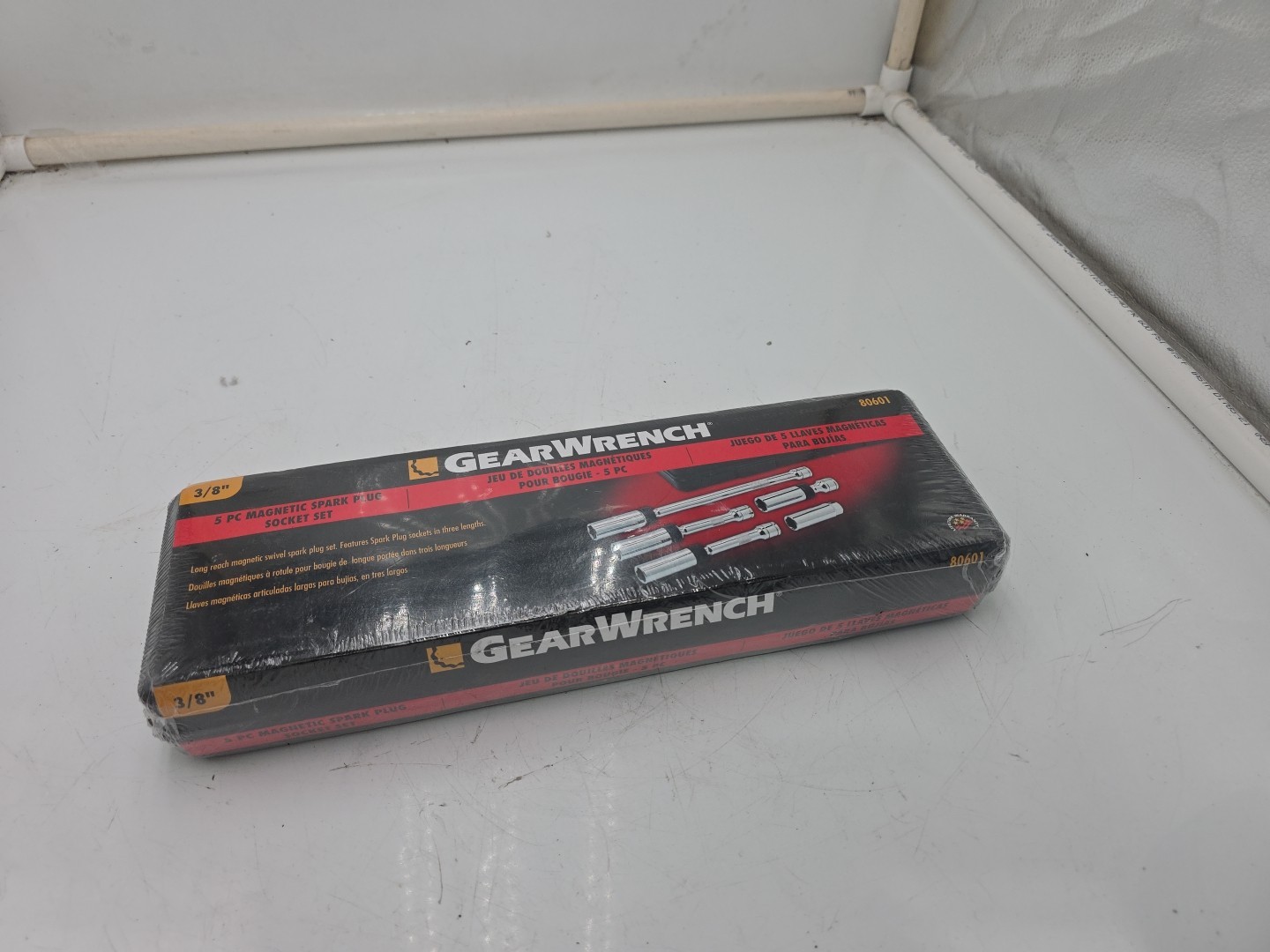GEARWRENCH SPARK PLUG SOCKETS: magnetic universal swivel socket set
