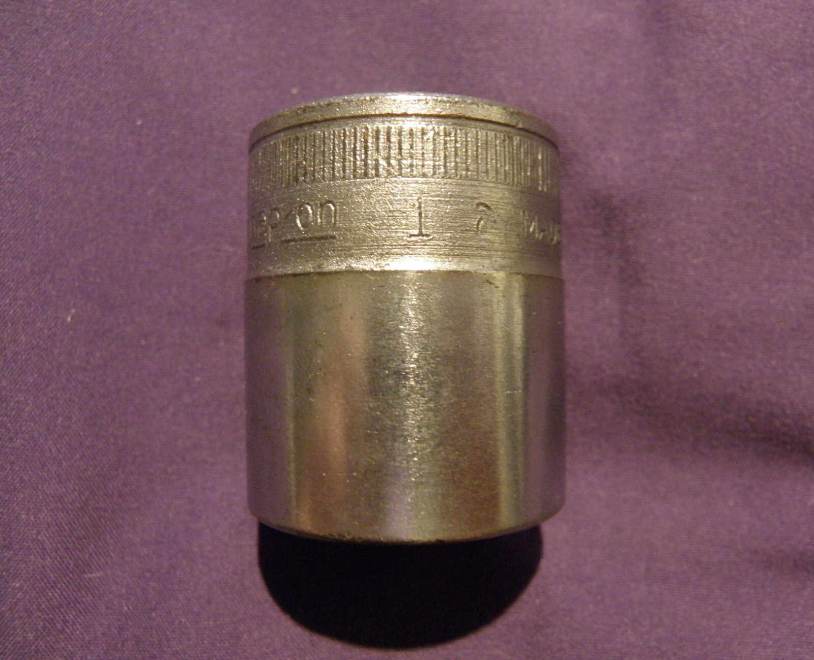 Snap-On 1/2 Drive, 12 Point, 1″ Shallow Socket. SW-320-1/2 Very Good Cond. USA.