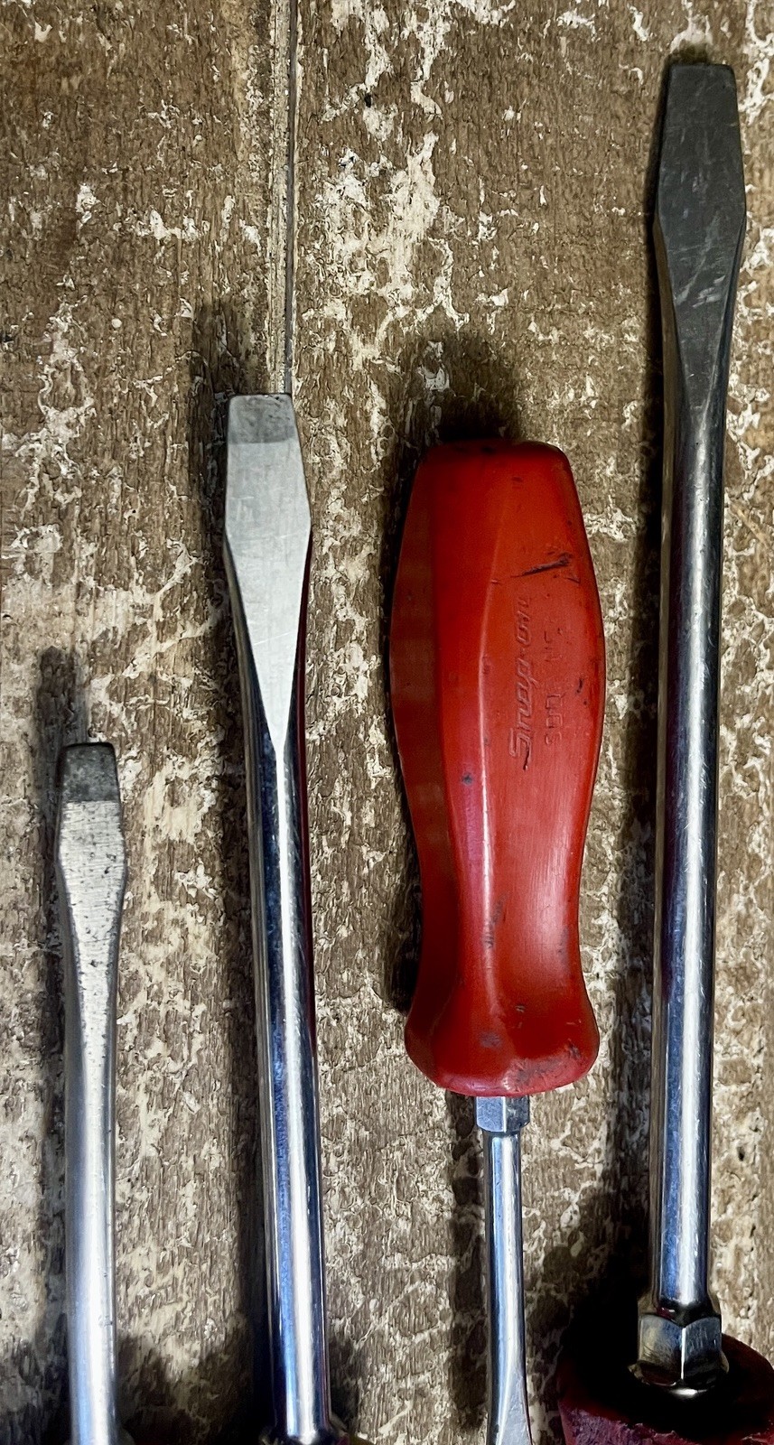 4 Snap On Flat Head Screwdrivers Red Yellow and Black USA Made
