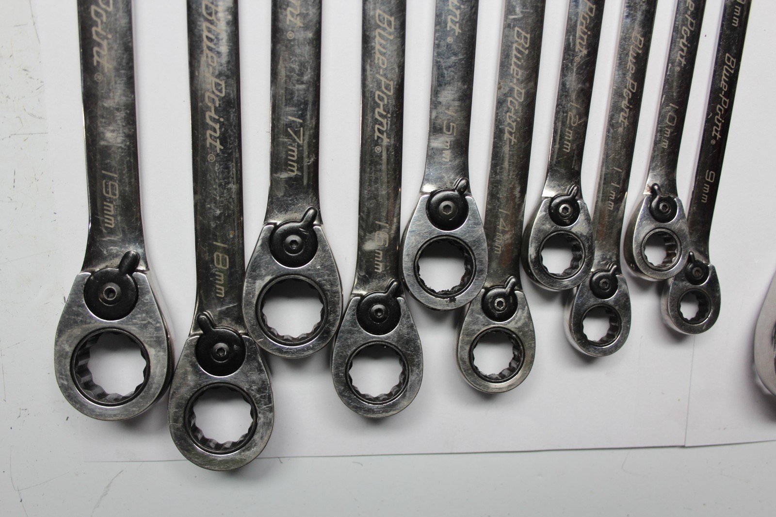 BLUE-POINT TOOLS 12-P METRIC & SAE 15° Offset Ratcheting Box/Open-End Wrench Set
