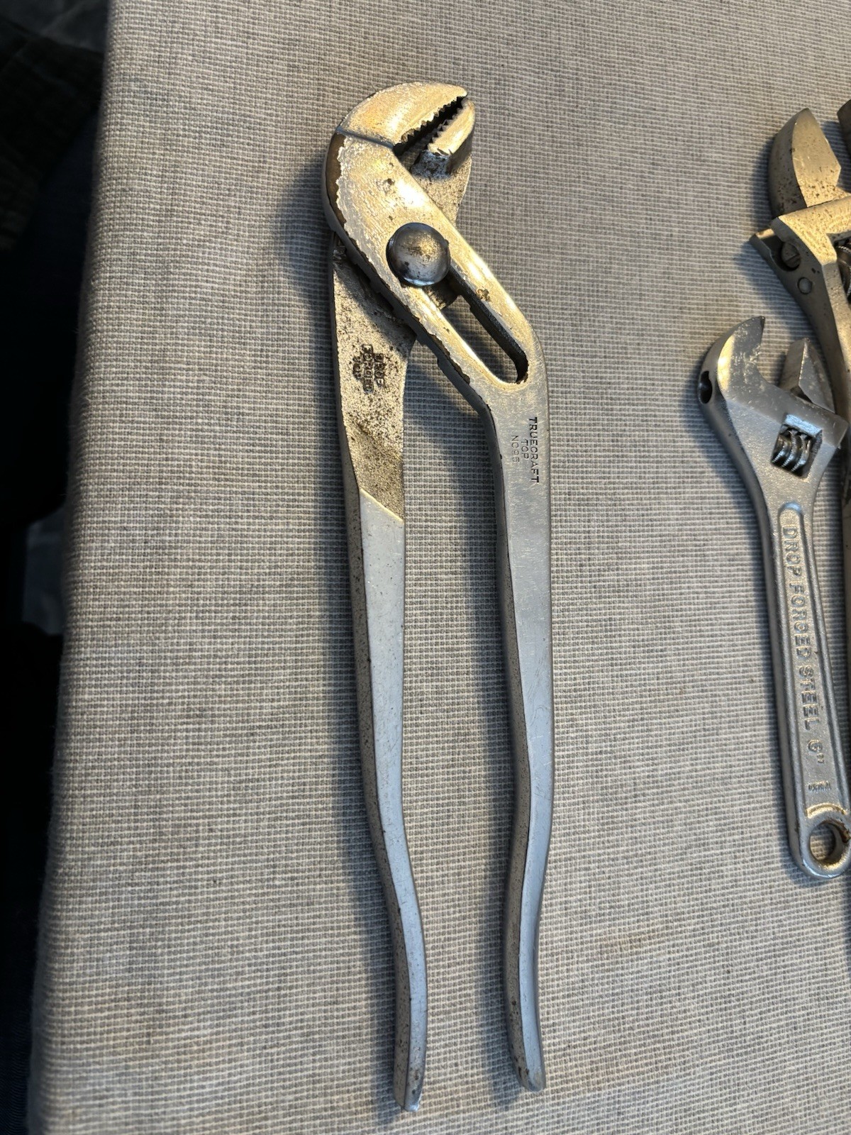 Lot 2 Craftsman Adjustable Wrenches 12-10 1- 6 Companion, 1 Adj Truecraft Pliér