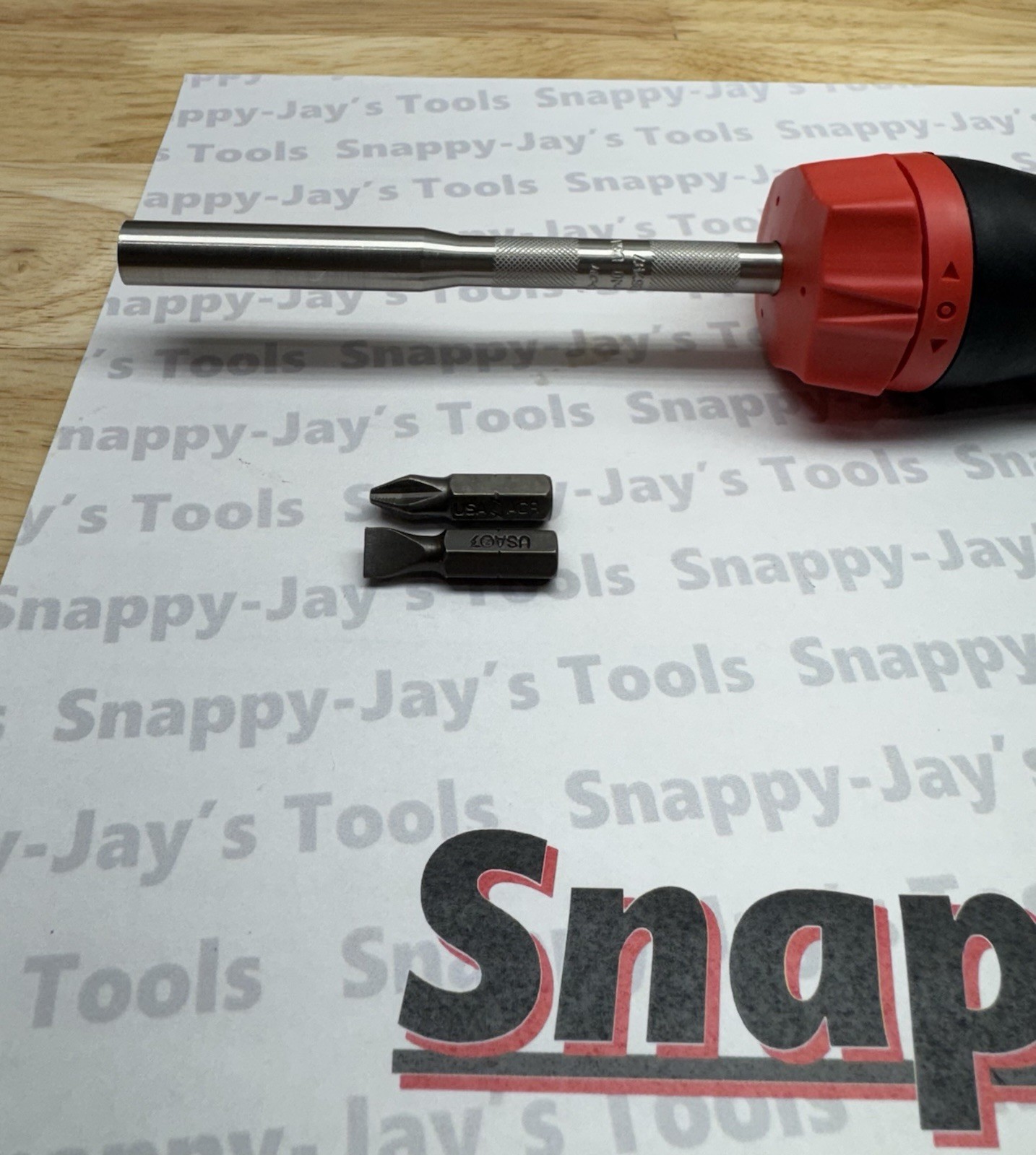 Snap-on Tools NEW RED Soft Grip Ratcheting Screwdriver w/ Bits SGDMRC44BR