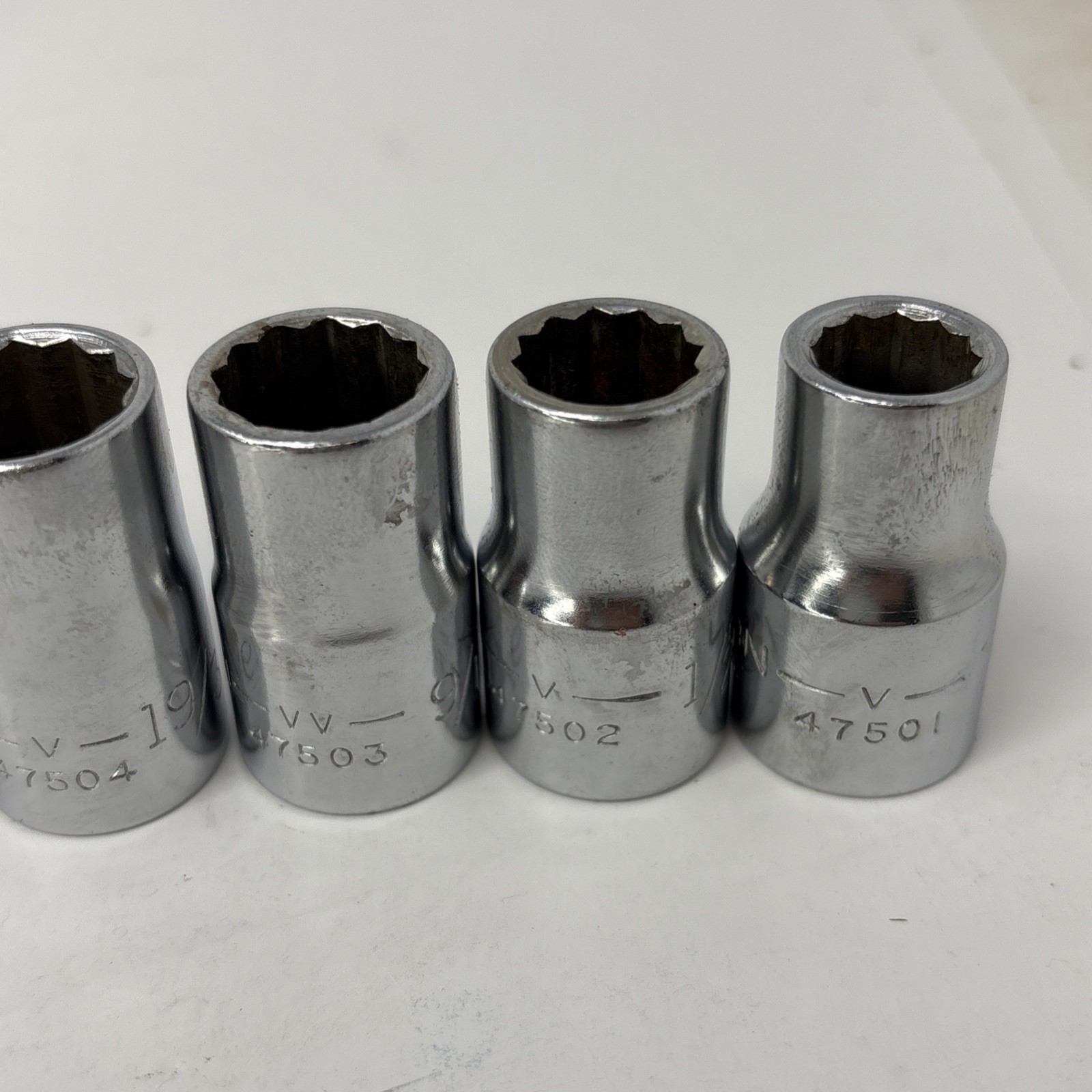 Craftsman Socket Set 1/2″ Dr 14Pc Shallow -V- & -VV- 7/16” to 1 1/4” W/Tray USA