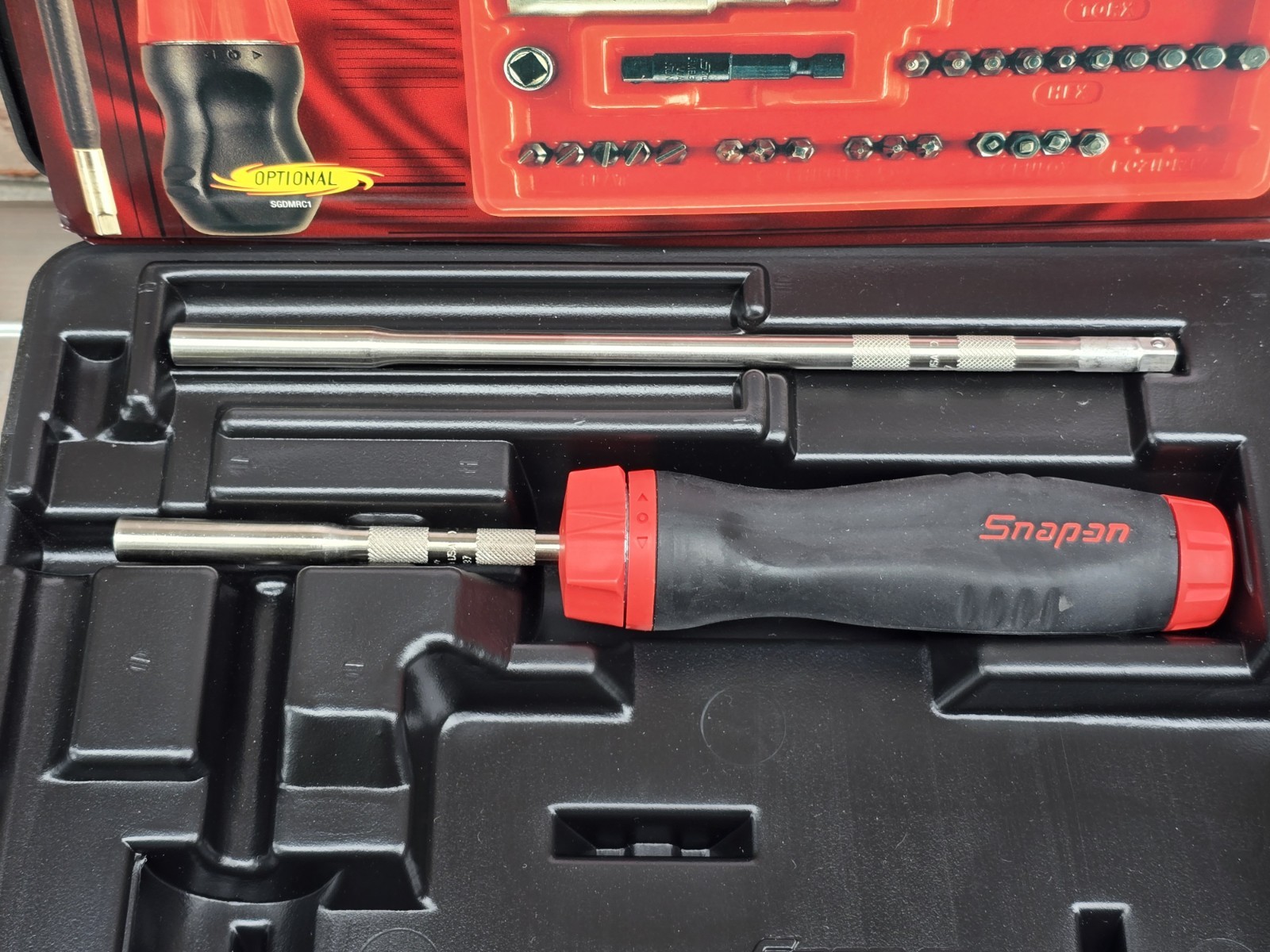 Snap-on Tools SGDMRC103 Red Ratcheting Soft Grip Screwdriver & Bits & Long Shaft