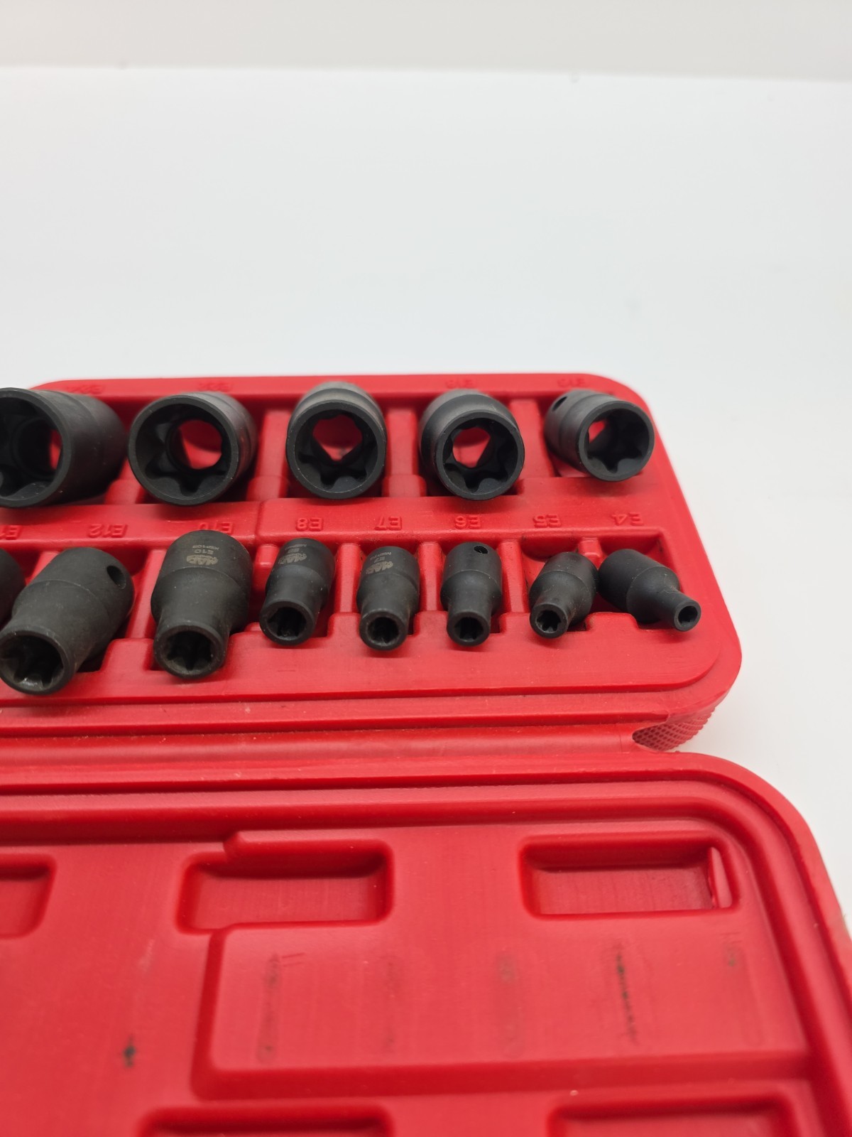 Mac Tools SMXVEP13B E4-E24 13PC Inverted Star Socket Set Great Condition