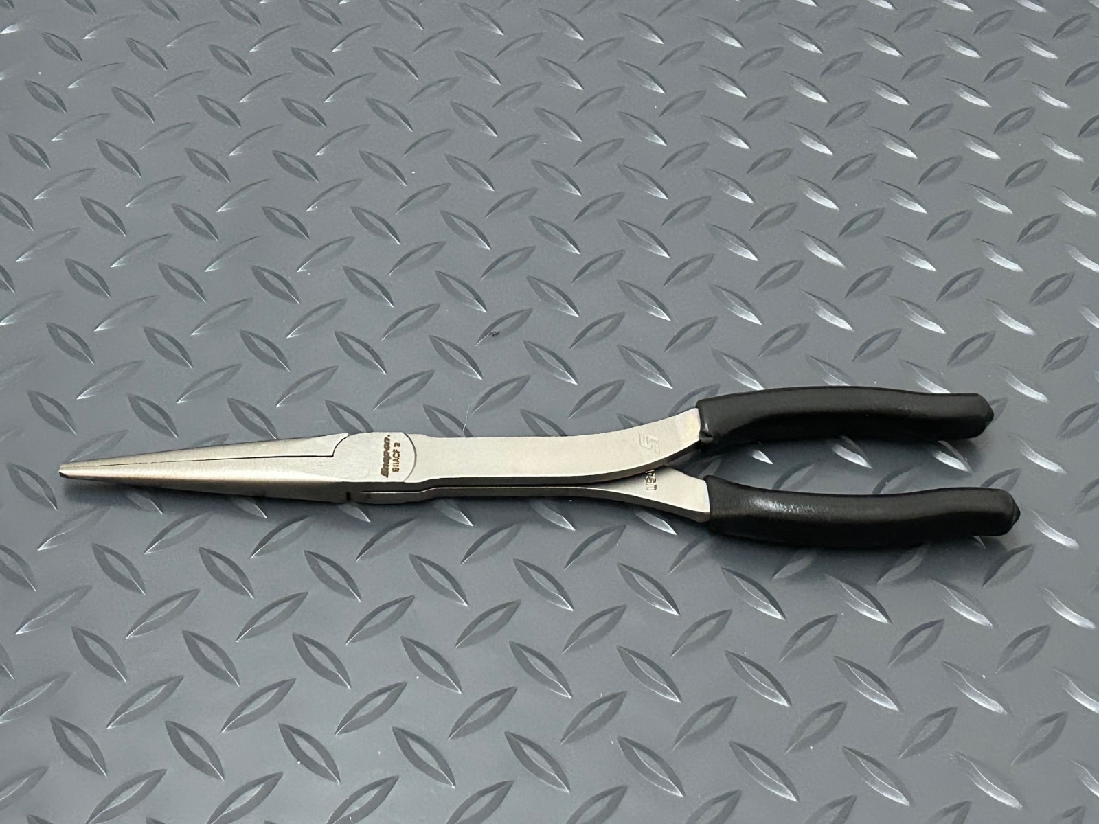 Snap-on Tools NEW 911ACFBK 11″in. BLACK Soft Grip Rounded Jaw Needle Nose Pliers