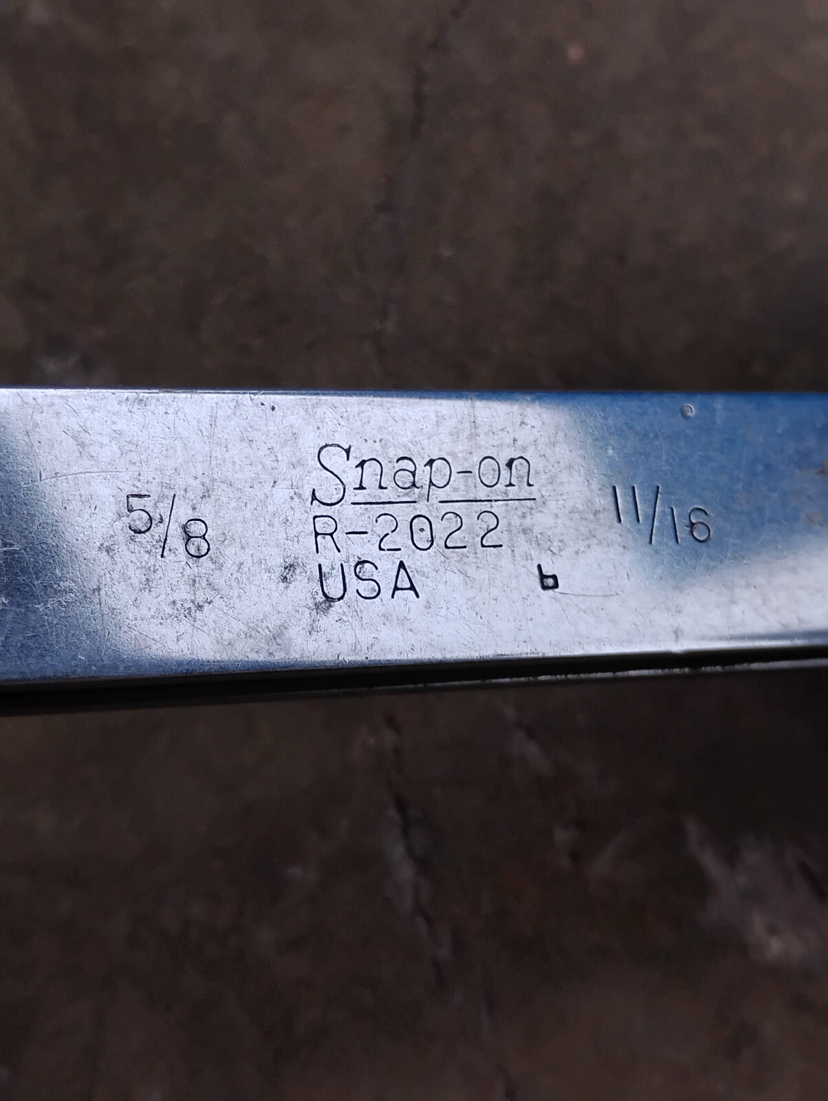 Snap-on Tools USA 5/8 x 11/16″ SAE 12 point Ratcheting Box Wrench R2022