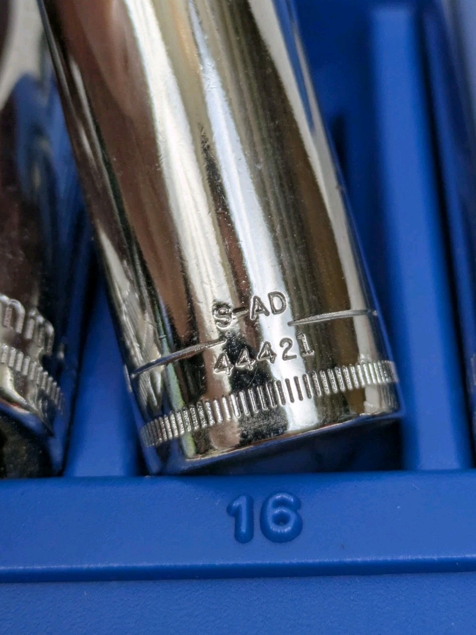 Craftsman 3/8″ Metric Socket Set 12 Point Deep Drive S-AD S-AC 9mm – 19mm 11 Pc.