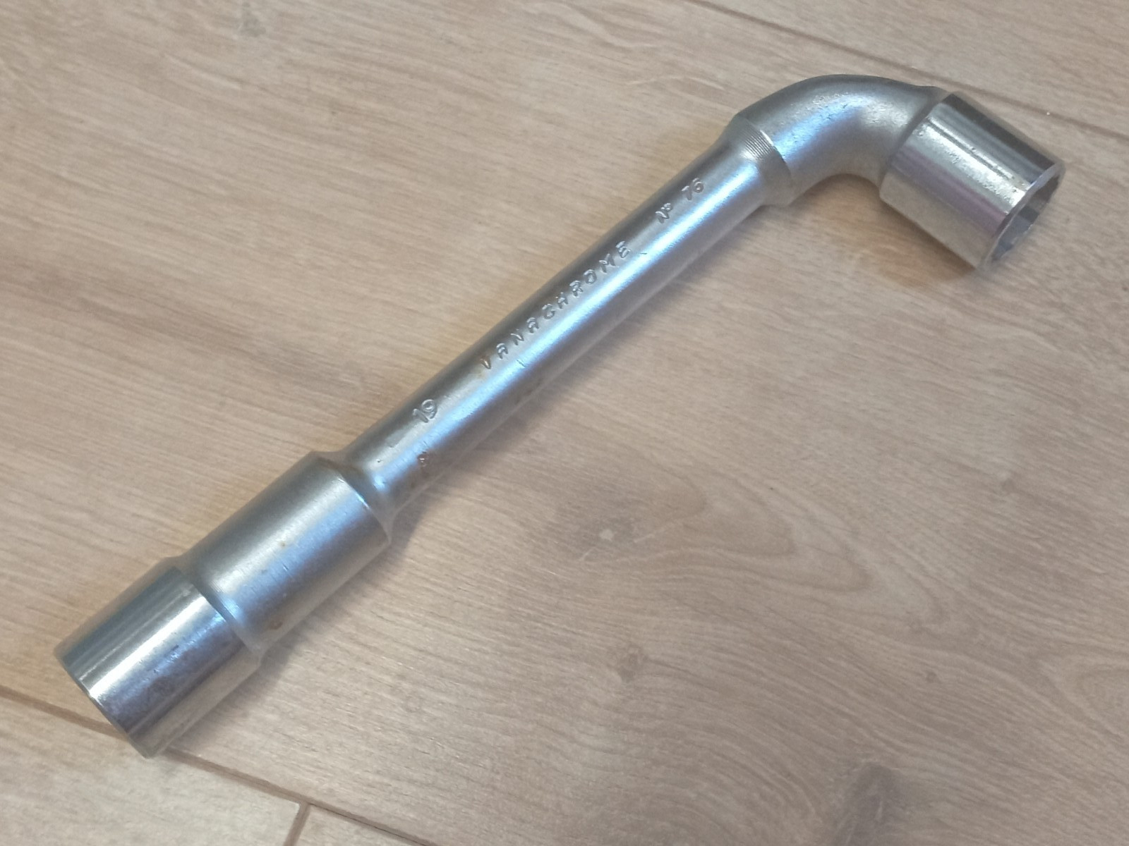 Facom 76.19, 19mm, Vanachrome Angled, Pass Through Socket Wrench, Made In France