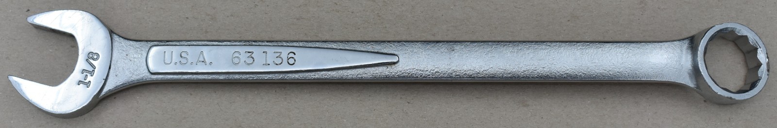 EASCO TOOLS 63136, 1-1/8″ SAE, 12-POINT, OPEN/BOX END COMBINATION WRENCH