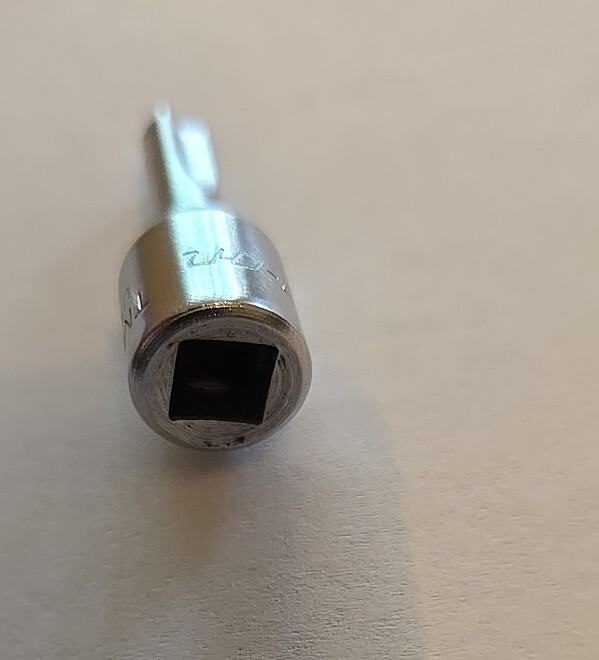 Snap On 1/4″ Drive 1/4″ SAE Chrome Clutch Bit Driver Socket TM30