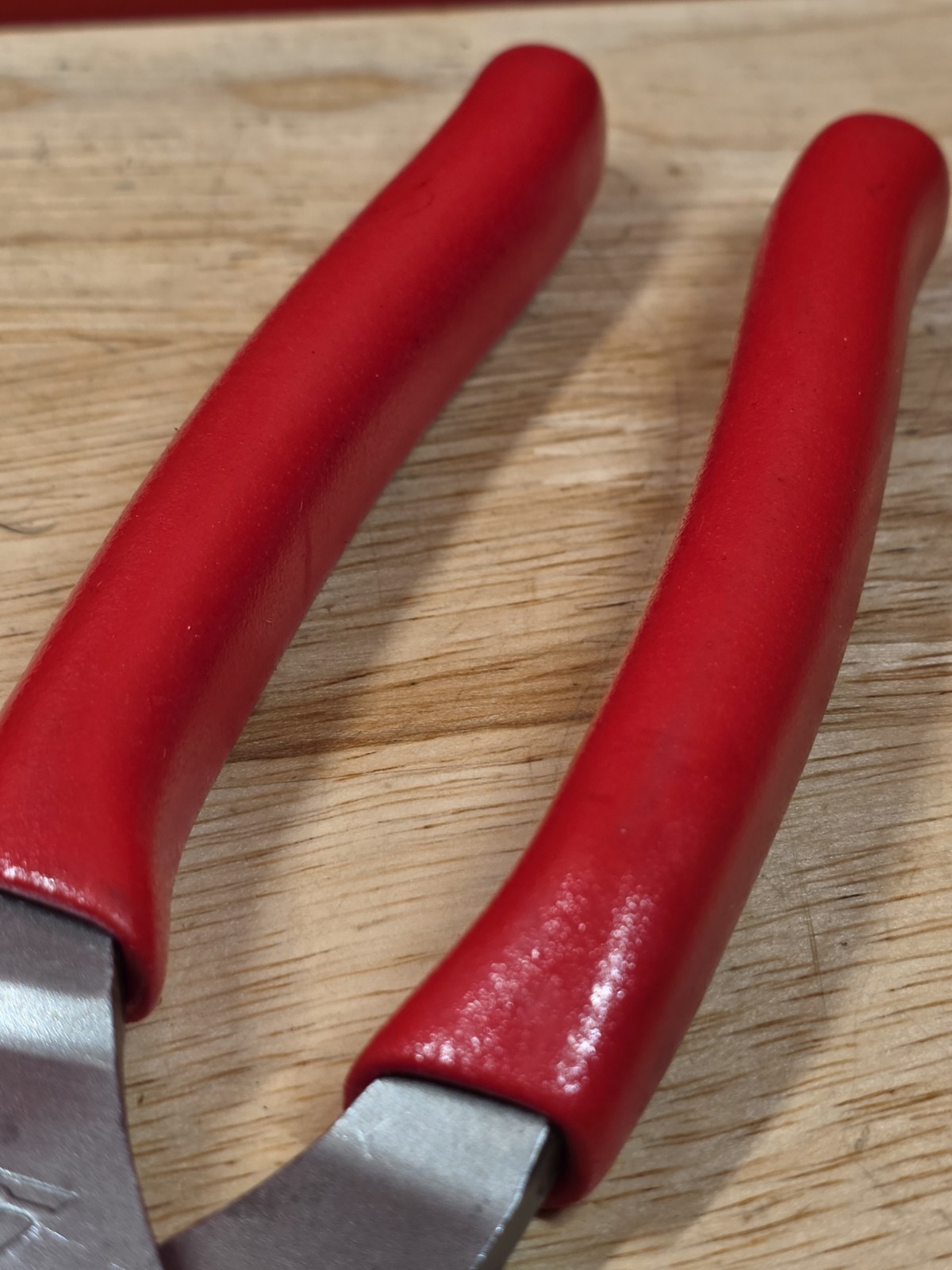 Snap-on Tools NICE LN47ACF 9″ Talon Grip Long Nose Slip Joint Pliers USA Red