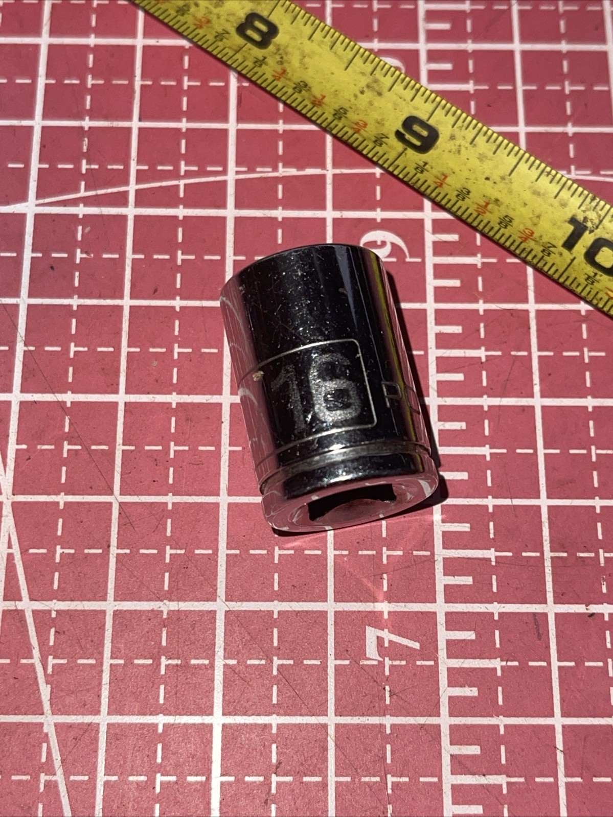 Powerbuilt 9/16 In SAE 3/8 Drive 12 Point Socket 9/16” 3/8” Nice