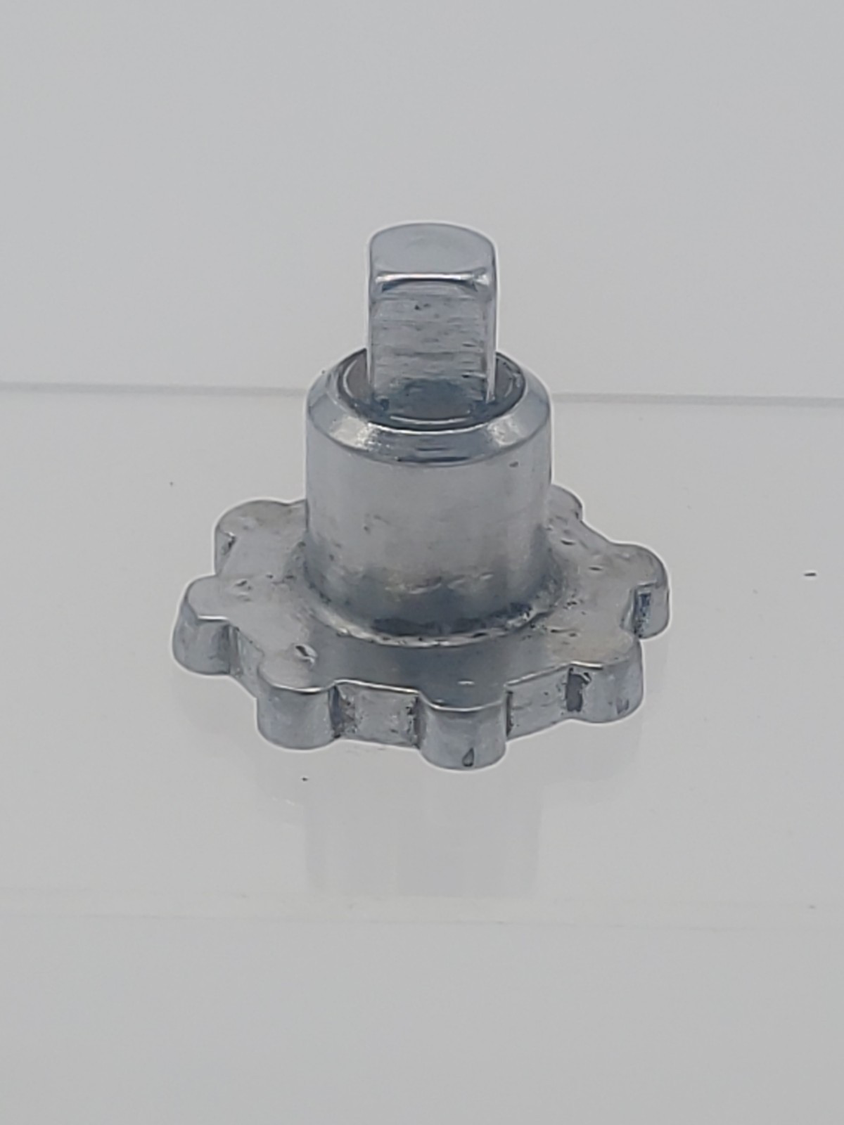 Mac Tools XRS1 is a USA-made 3/8 drive thumb wheel socket spinner.
