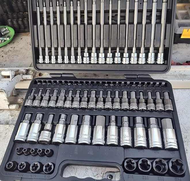 GEARWRENCH 80742 Master SAE/Metric Hex And Torx Bit Socket Set – 84 Pc.