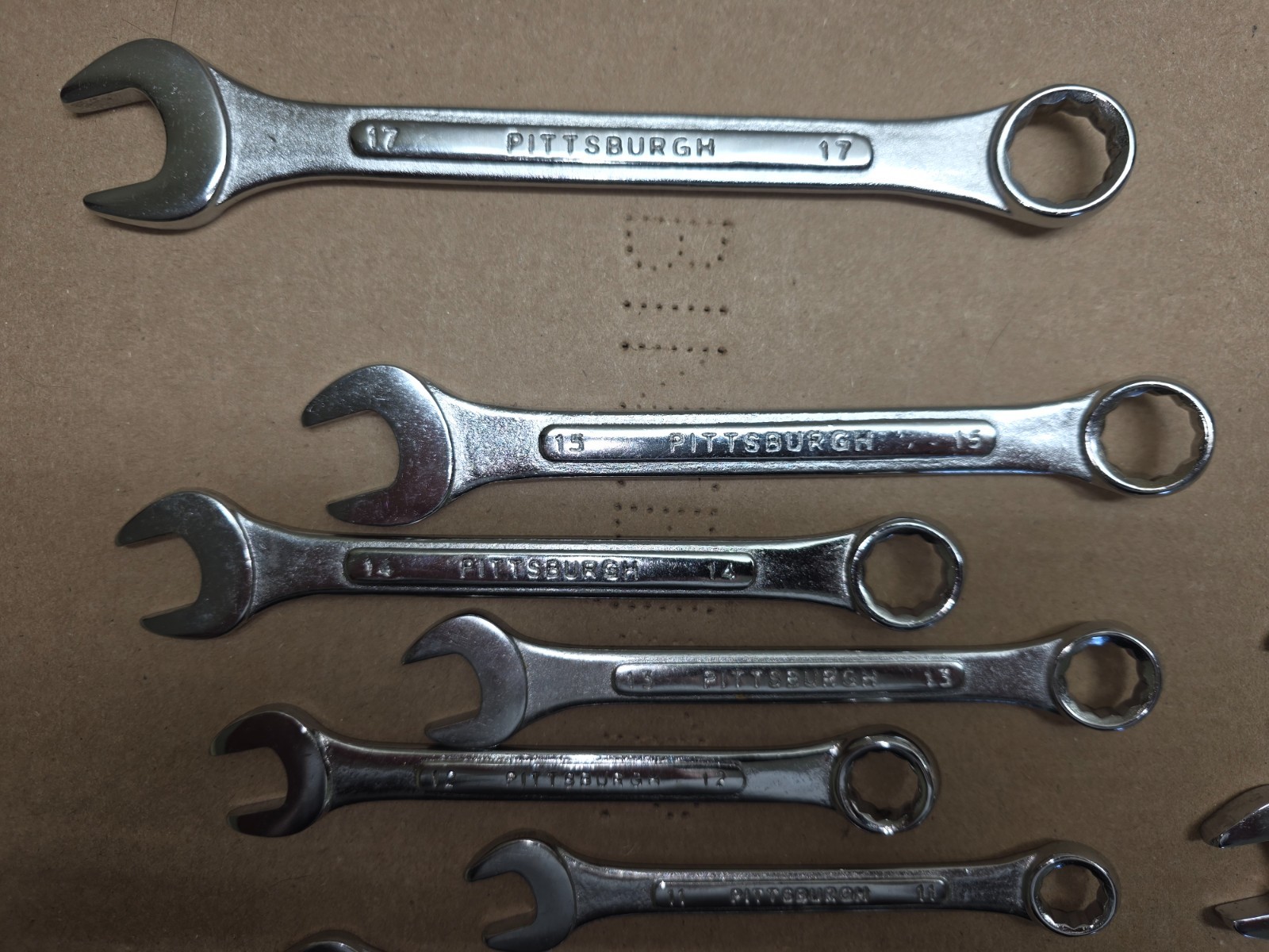 Lot of Pittsburgh Metric Combination Wrench’s – These are not complete sets.