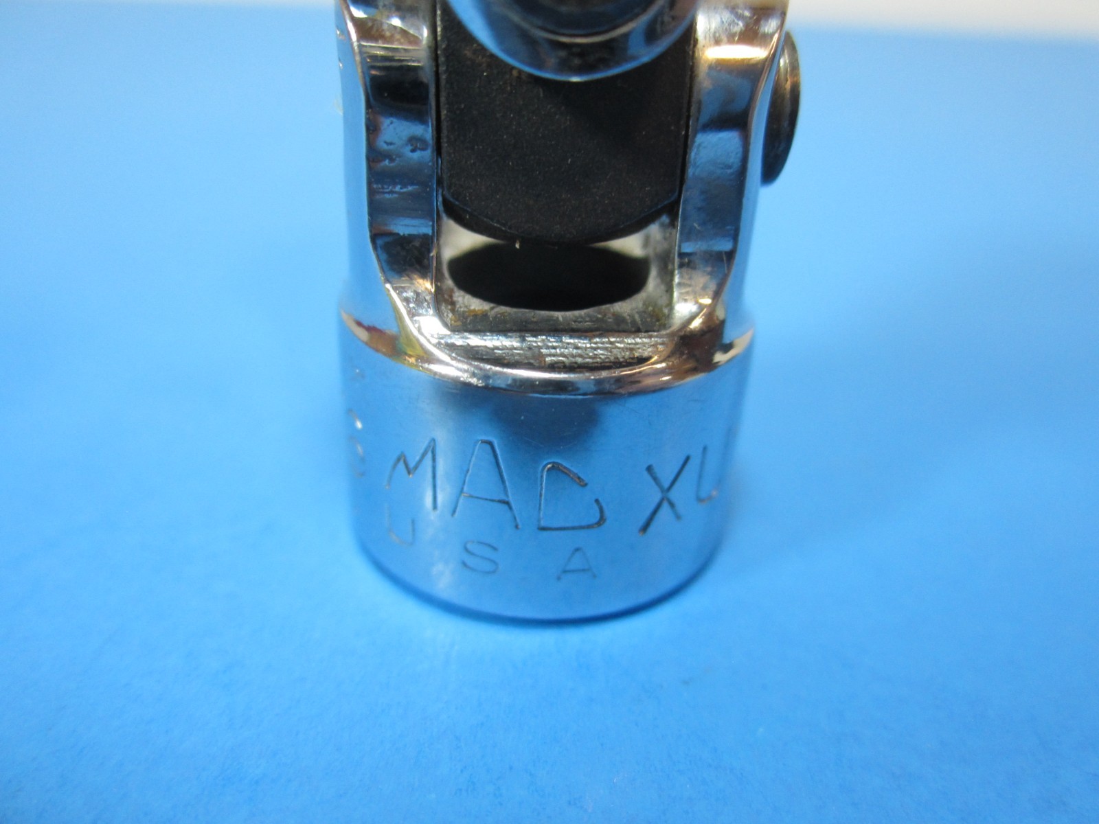 MAC TOOLS XU186, 9/16-inch 6-point 3/8-drive Universal shallow socket *USA*