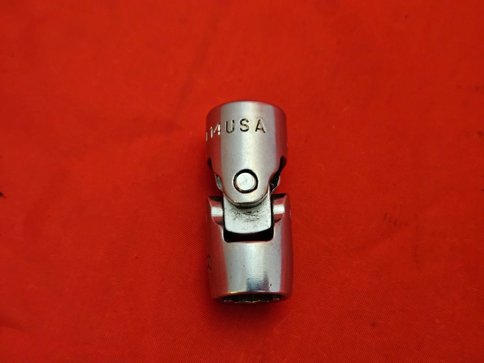 Snap-on FVU14 3/8″ Drive 7/16″ 12 Point Shallow Universal Swivel Socket USA D4