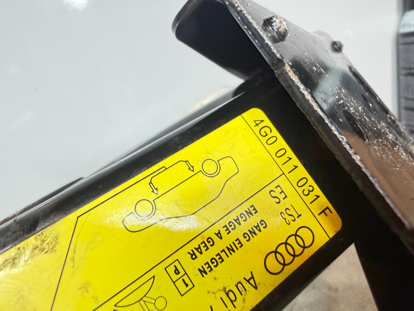 2012-18 Audi A6 S6 A7 S7 Emergency Spare Tire Jack With Mount OEM 4G0011031F