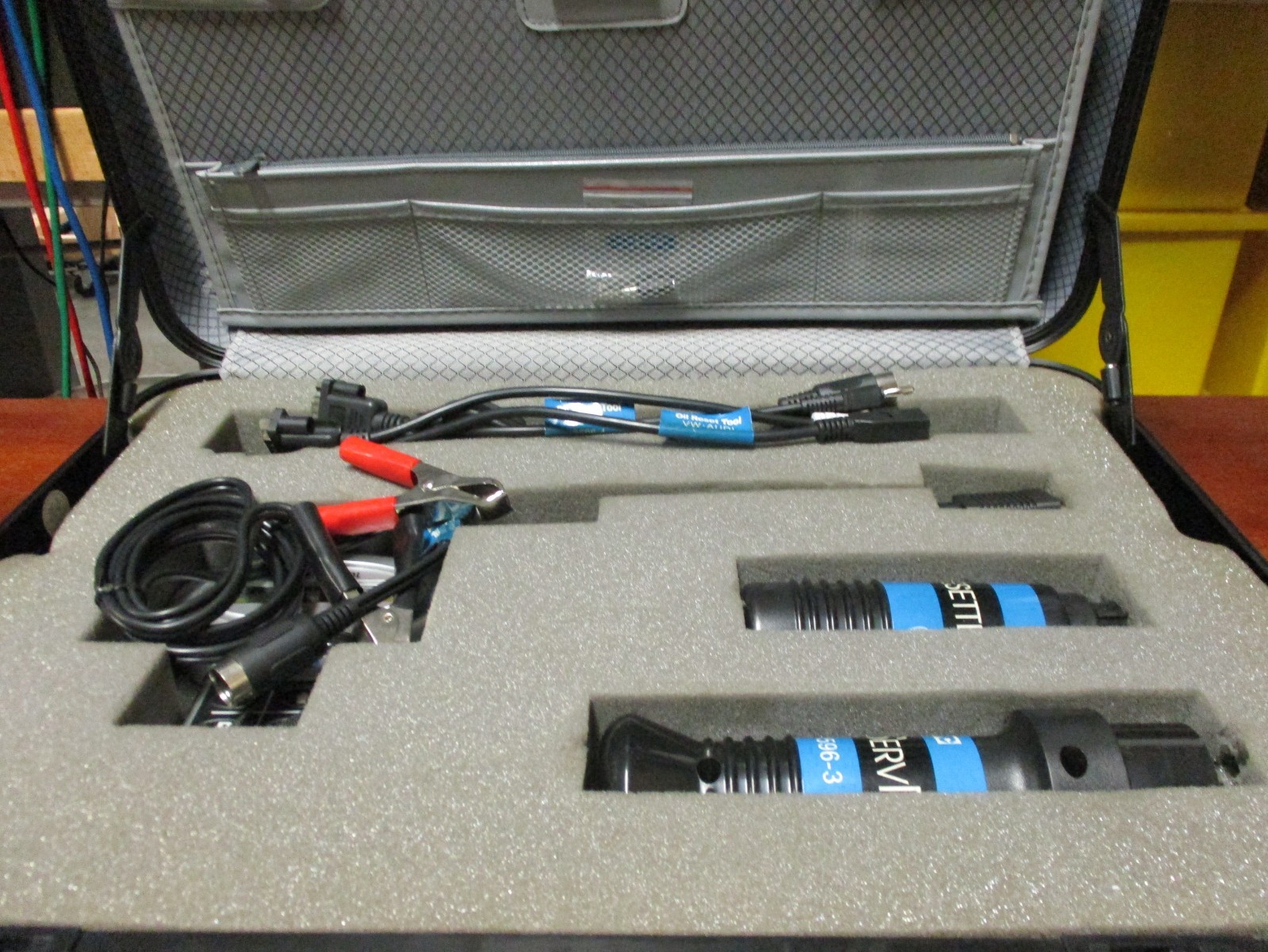 AUTOMOTIVE TOOLS * SPX / OTC * OIL LIGHT RESET TOOL * 3596E