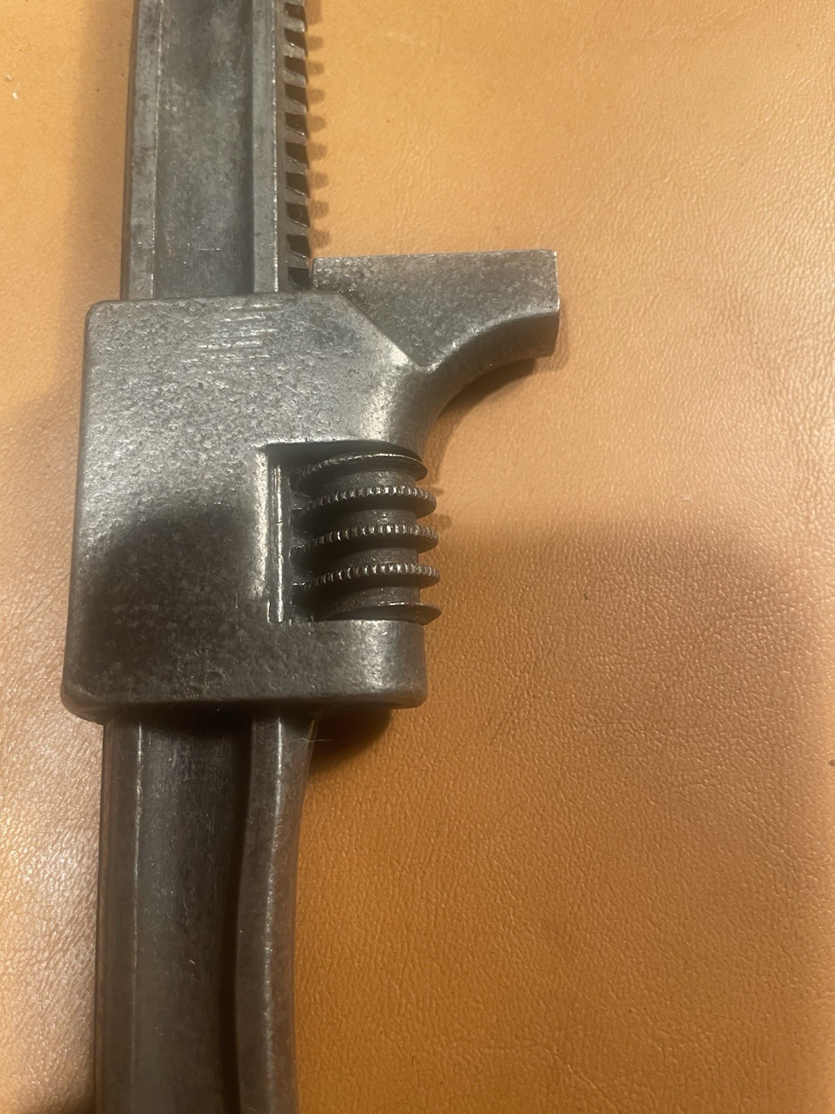 Vintage 9 IN AUTO Adjustable Pipe Wrench 9″ Long Opens to 2.5”