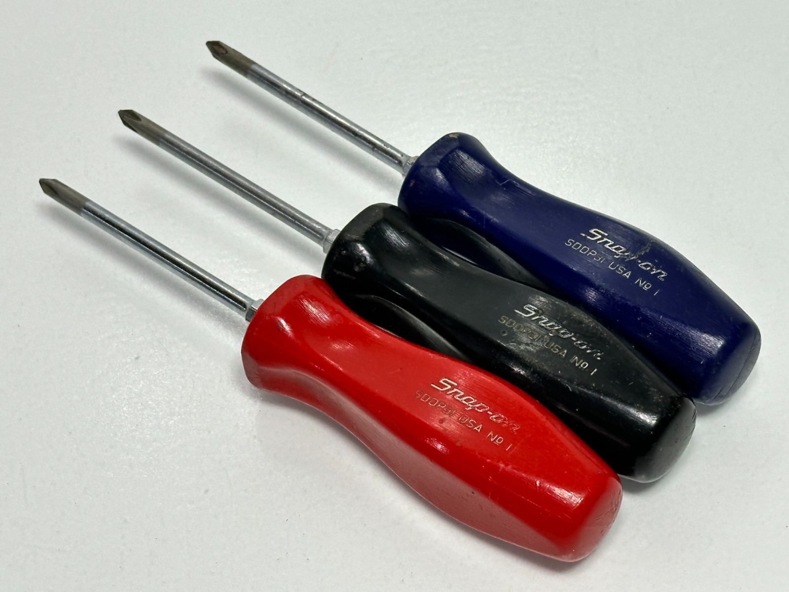 Snap-on Tools USA 3pc SDDP31 No. 1 Philips Screwdriver Lot Set, Blue, Black, Red