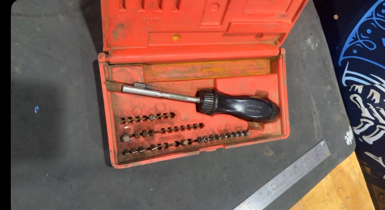Snap On Ratcheting Screwdriver With Bits And Snap On Case Make Offer !