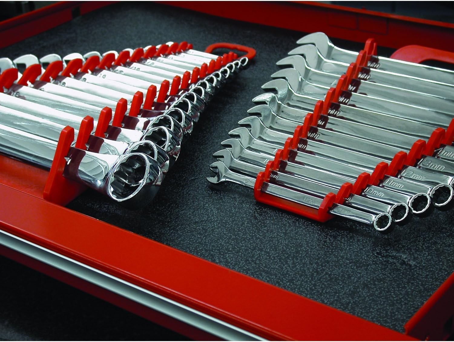 Portable 15 Tool Wrench Gripper – Holds 1/4″ to 1 1/8″ & Metric Sizes