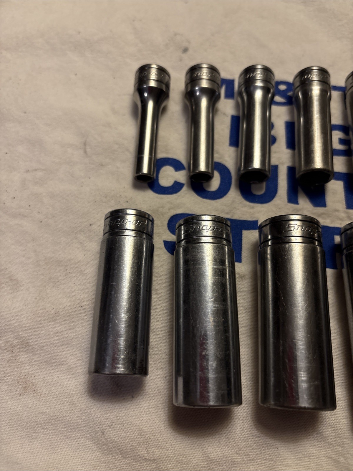Snap-on Tools USA 3/8″ Drive 6pt 11pc SAE Deep Chrome Socket Set 211SFSY