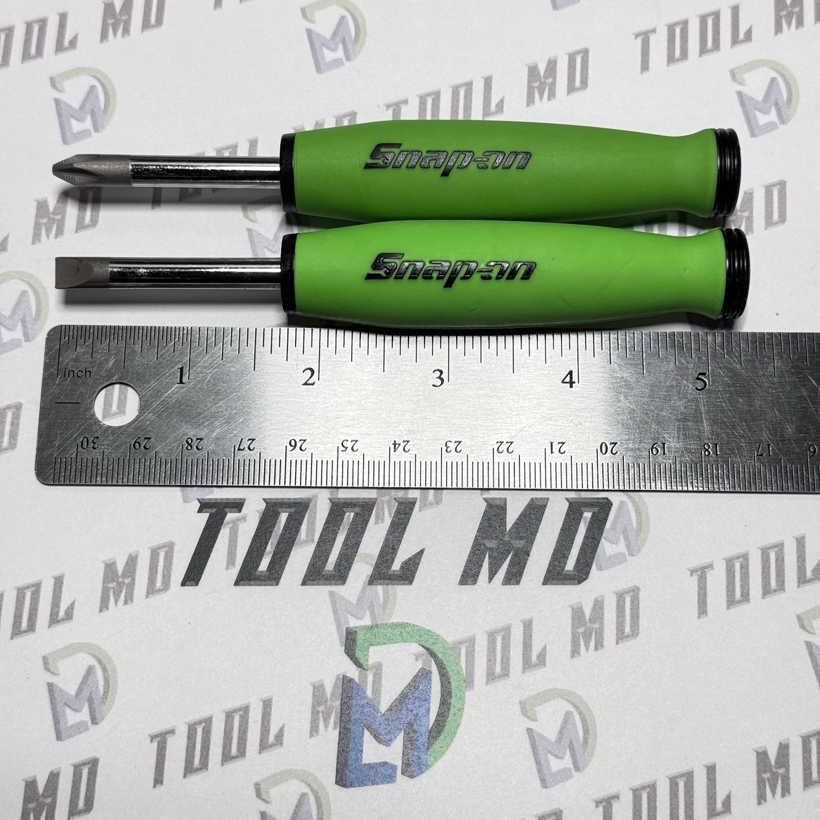 Snap-on Tools NEW 2pc CUSTOM REVERSE GREEN Ratchet Handle Stubby Screwdriver Set