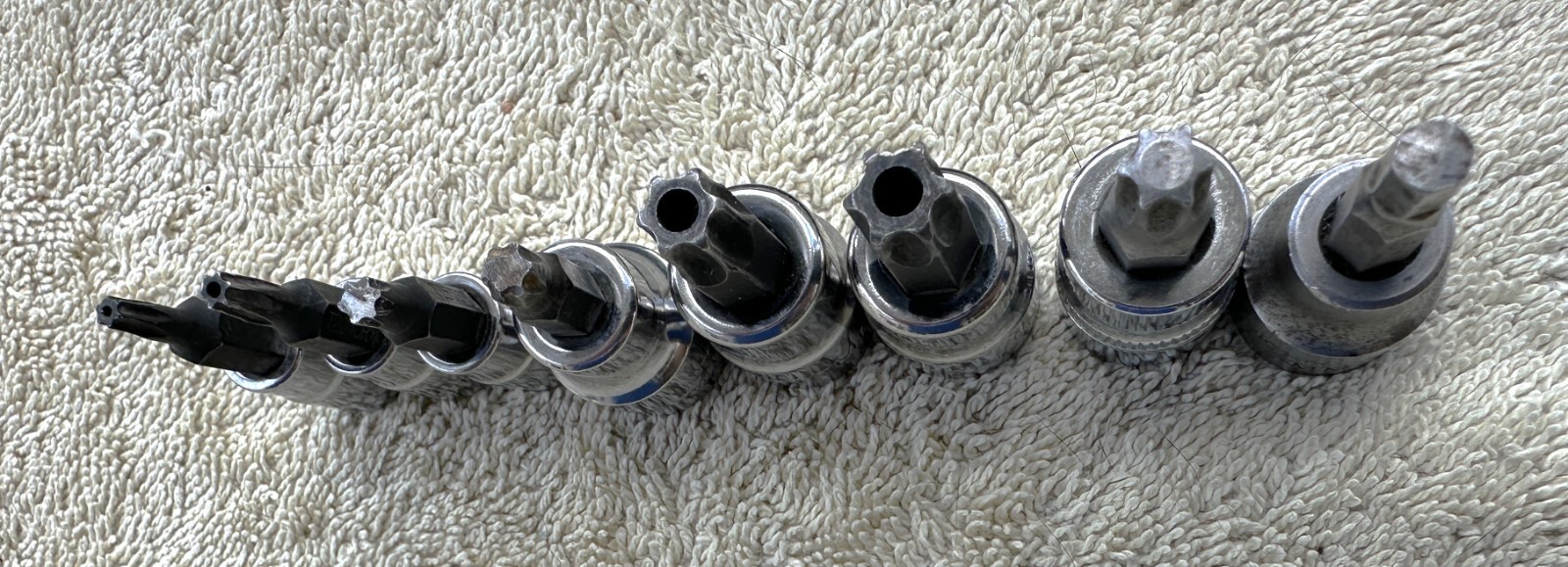 CRAFTSMAN TAMPER PROOF TROX BIT SET AS PICTURED AND DESCRIBED NO. 9-42614-INCOMP