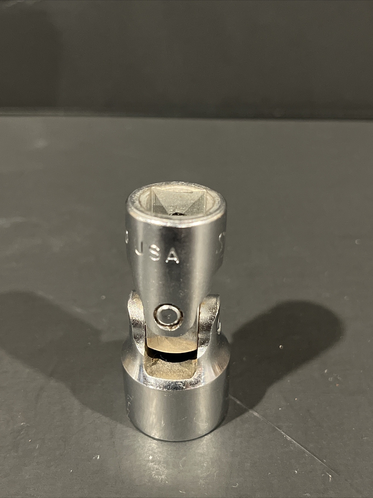 Snap On Tool FVU20 5/8″ Flank Drive Shallow Universal Socket 3/8″ Drive 12 Point