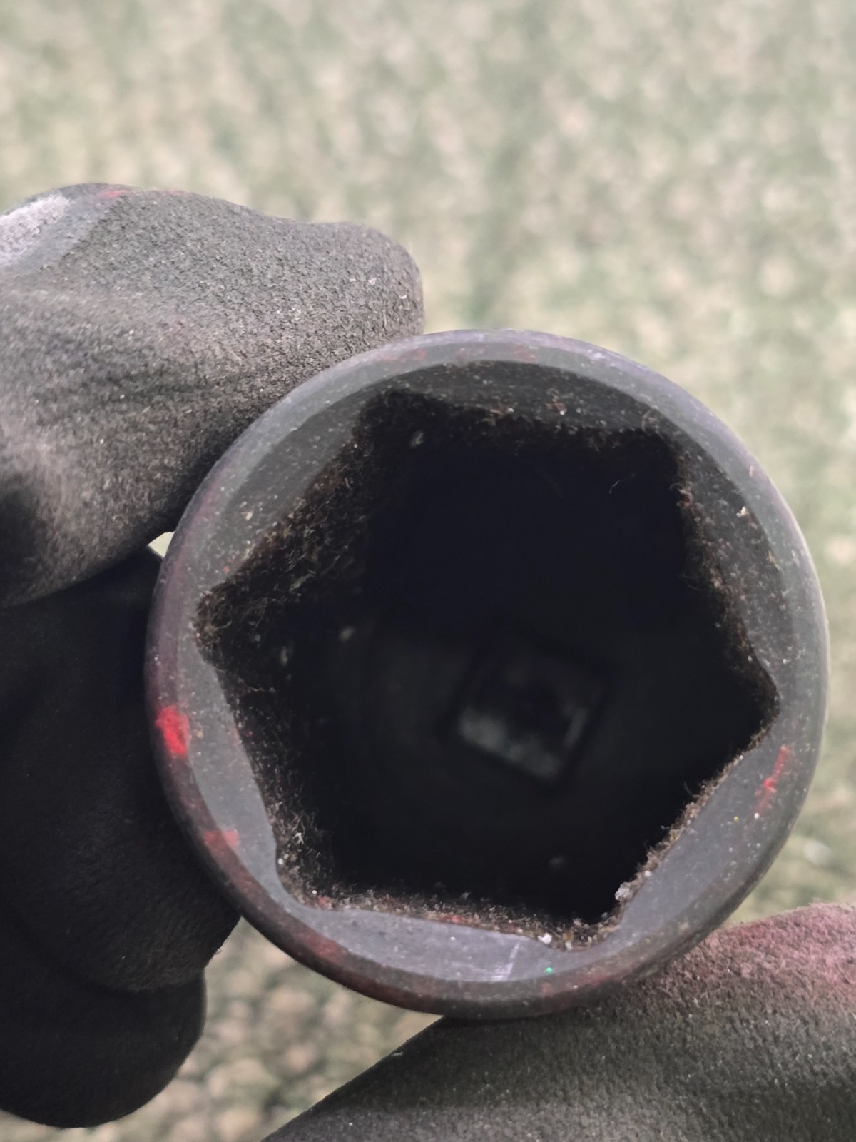 PERFORMANCE TOOL W155: 32mm x 1/2″ Axel Nut Drive Deep Impact Socket