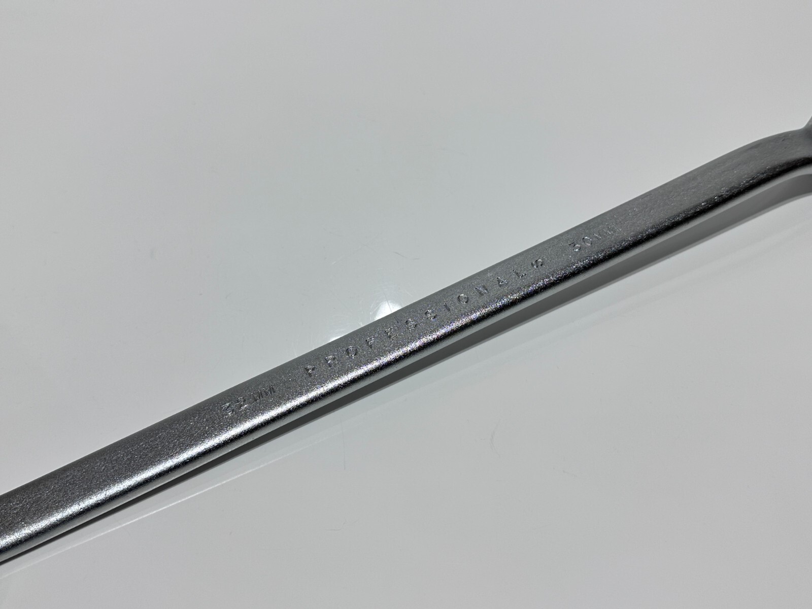 NOS Proto Tools USA 1133M Metric 30mm x 32mm Satin Offset Box Wrench – 12 Point